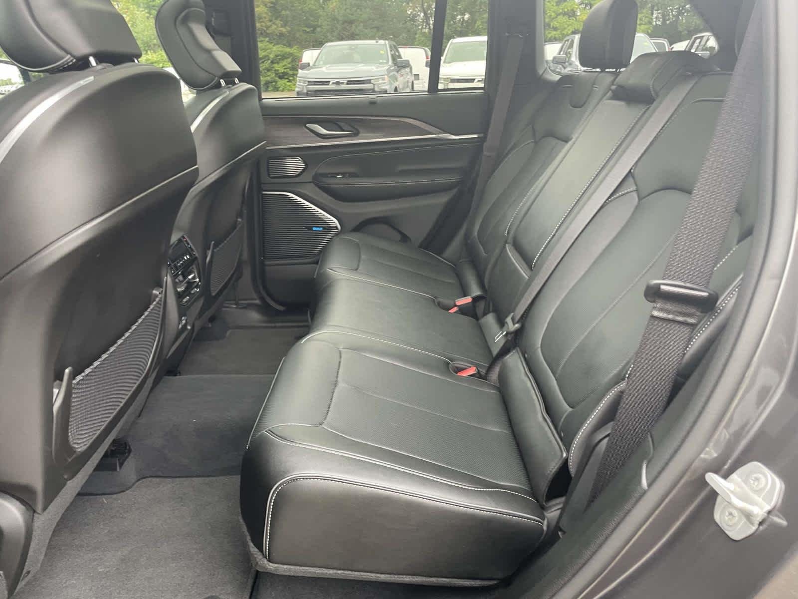 Used 2023 Gray Jeep Overland 4x4 image 24