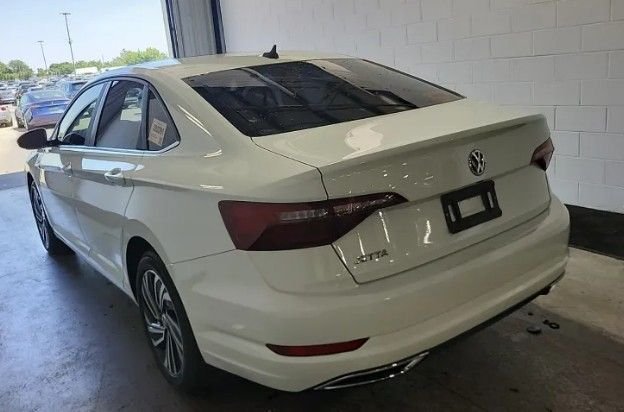 Used 2020 White Volkswagen SEL Premium image 2