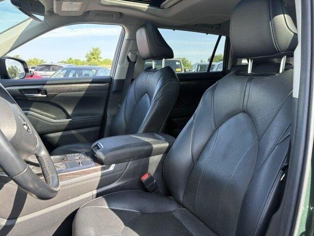 Used 2023 Cypress Toyota Limited image 5