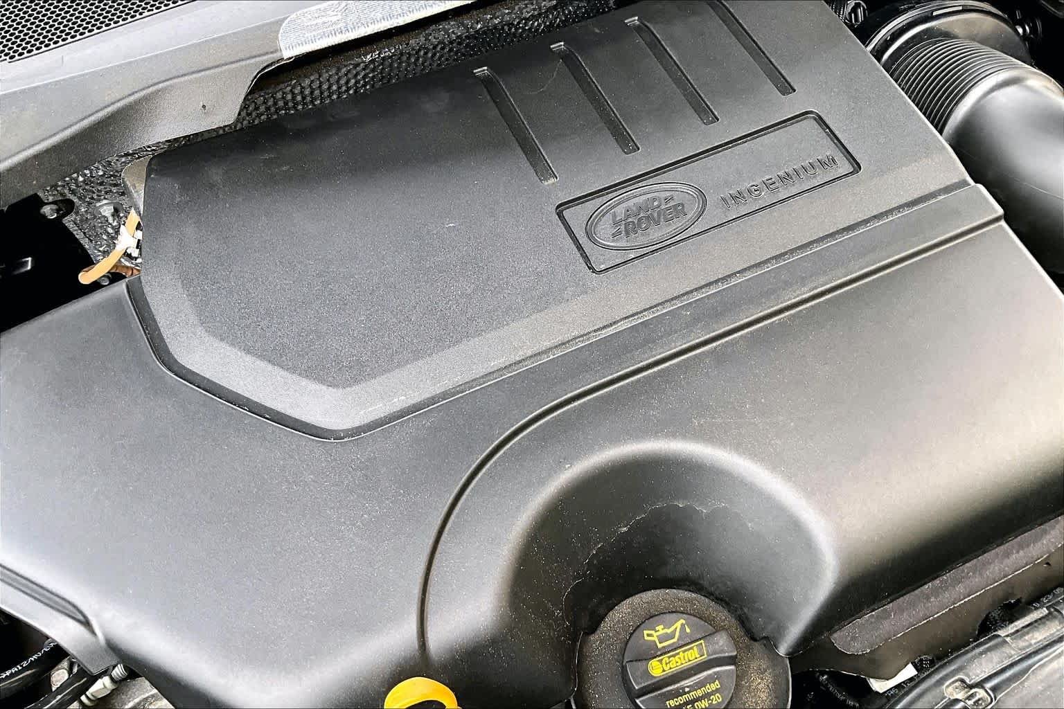 Used 2024 Fuji White Land Rover Core S image 31