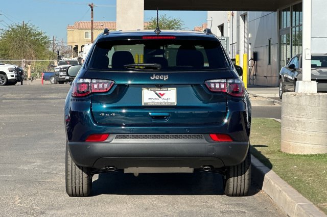 New 2026 Fathom Blue Pearl-Coat Exterior Paint Jeep Limited image 4