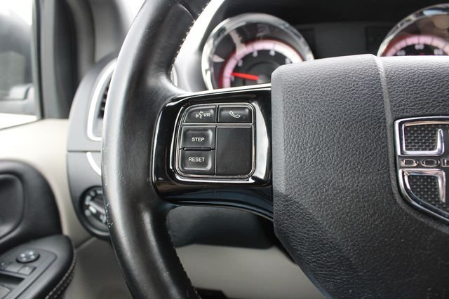 Used 2019 Black Dodge SXT image 11