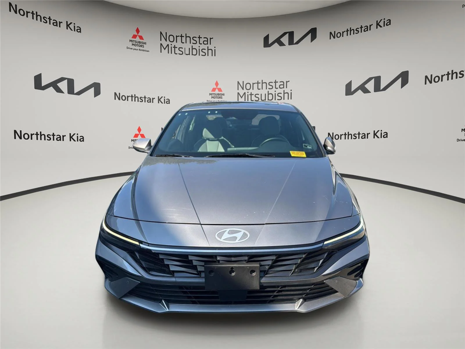Used 2024 Fluid Metal Hyundai Limited image 8