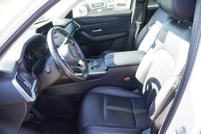 Used 2025 White Mazda 3.3 Turbo Select AWD image 4