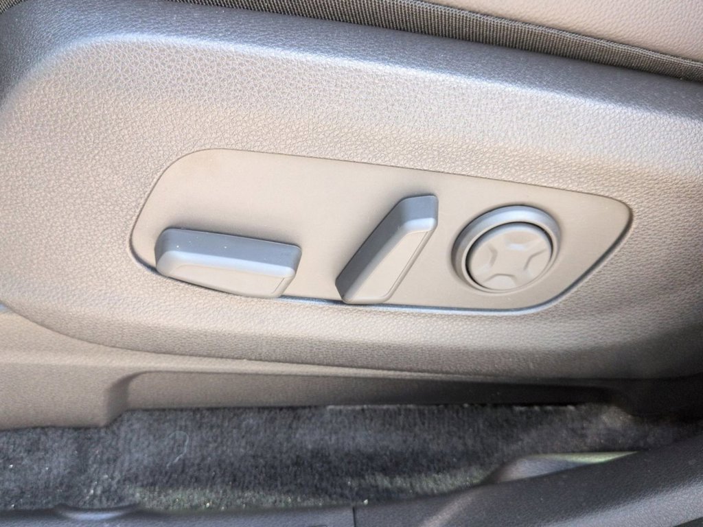 New 2026 Ceramic Silver Kia SX Prestige image 23