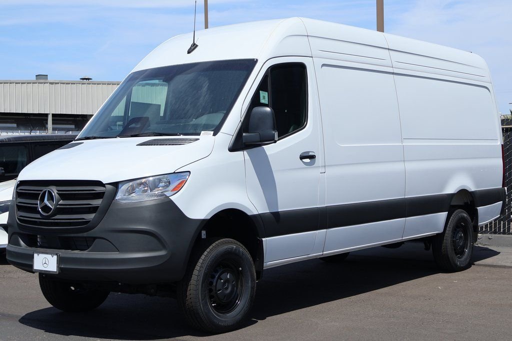 New 2026 Arctic White Mercedes-Benz Cargo 170 WB image 1