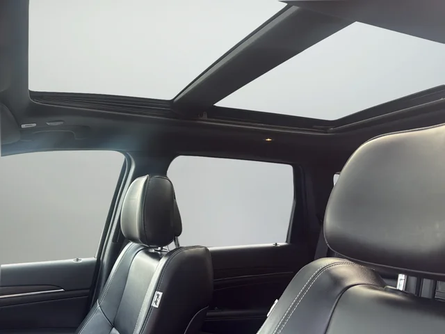 Used 2021 White Jeep Limited image 19