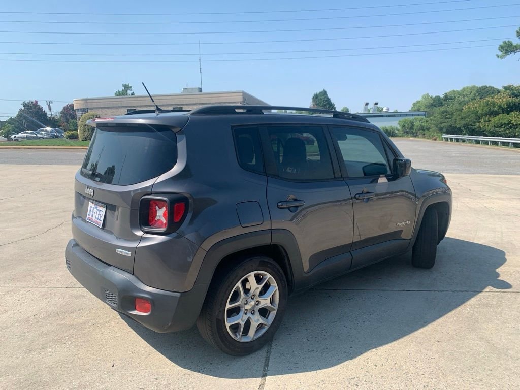 Used 2017 Gray Jeep Latitude image 5
