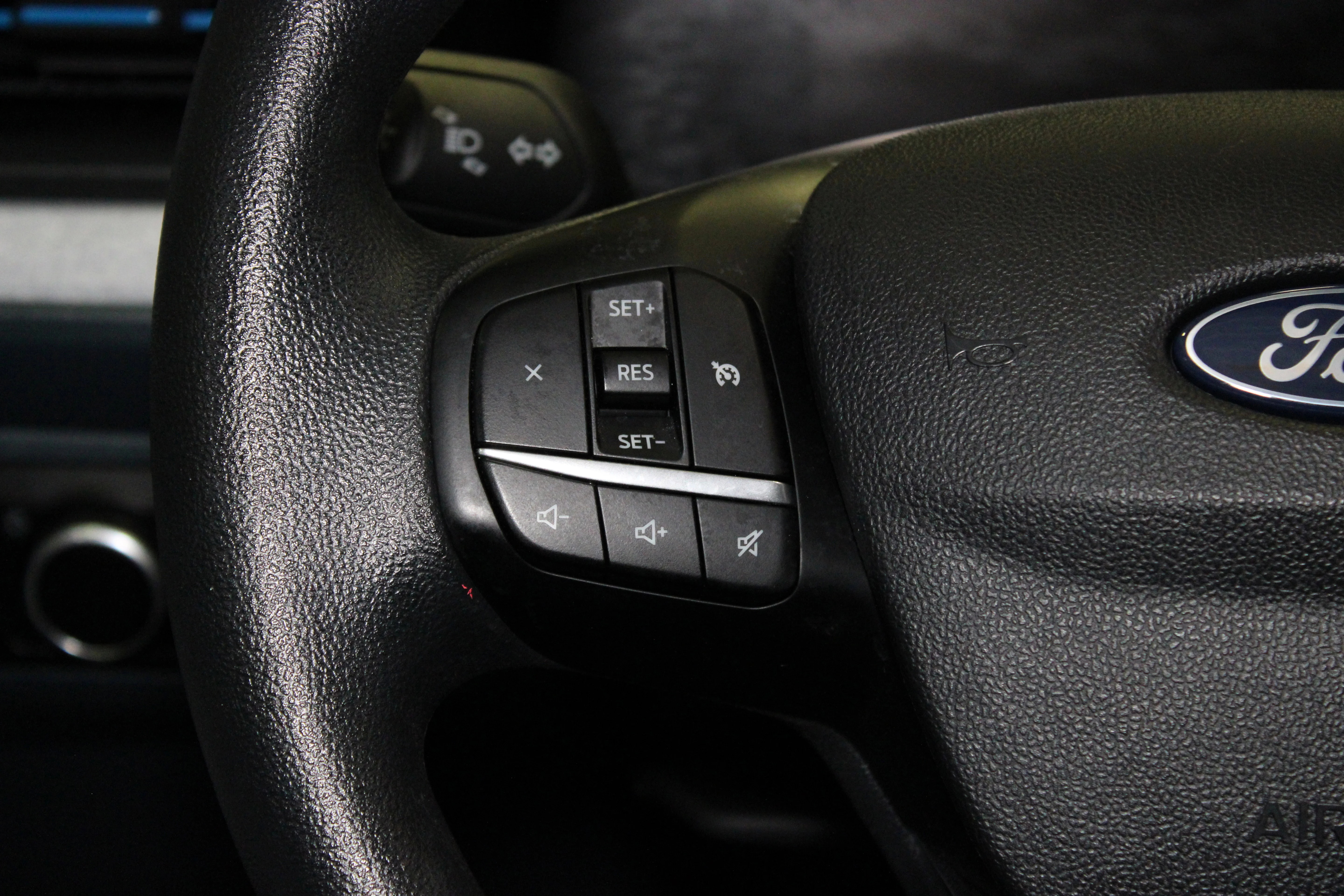 Used 2025 Gray Metallic Ford XLT image 22
