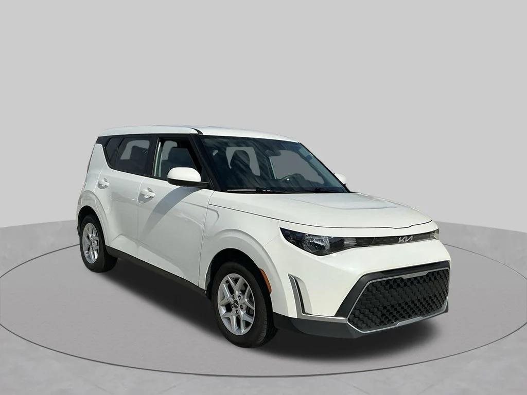 Used 2025 White Kia LX image 14