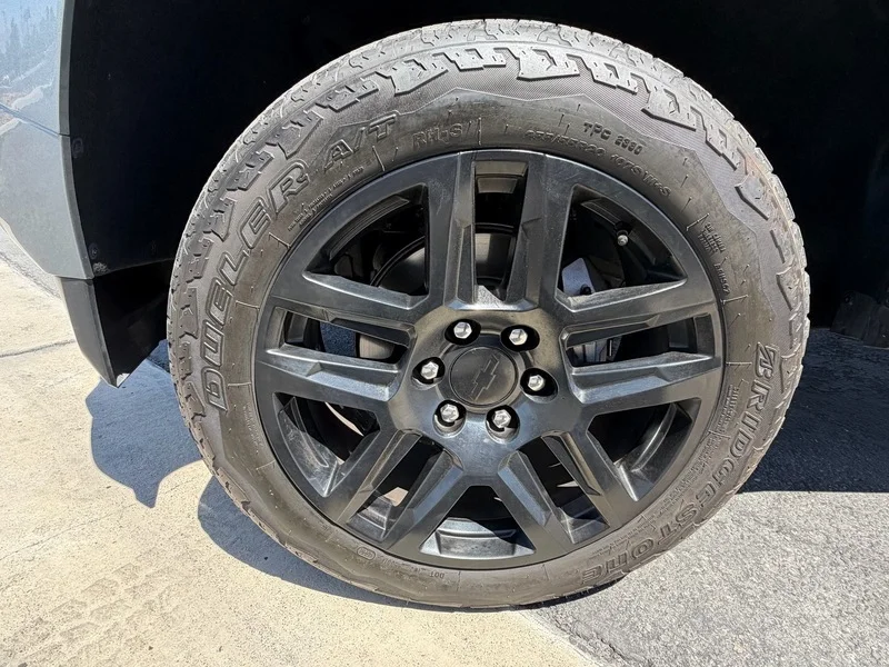 Used 2024 Sterling Gray Metallic Chevrolet Z71 image 25
