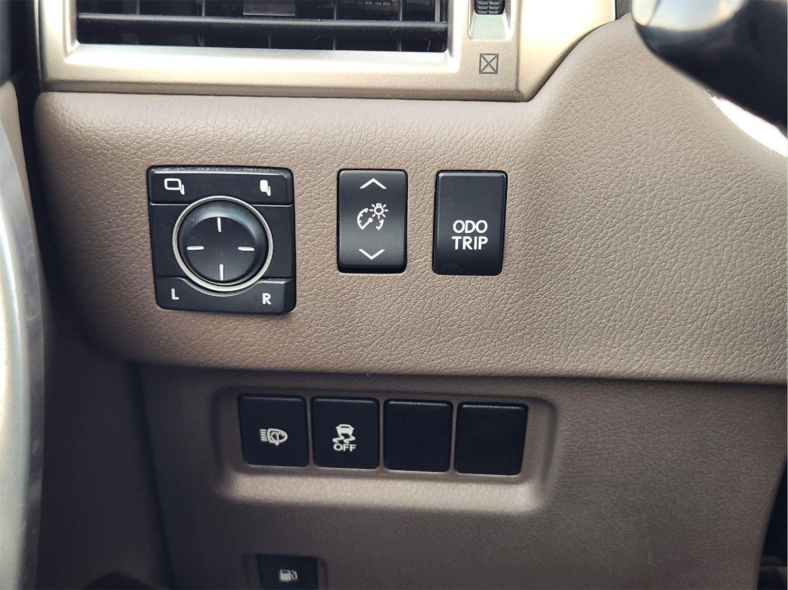Used 2016 Starfire Pearl Lexus  image 21