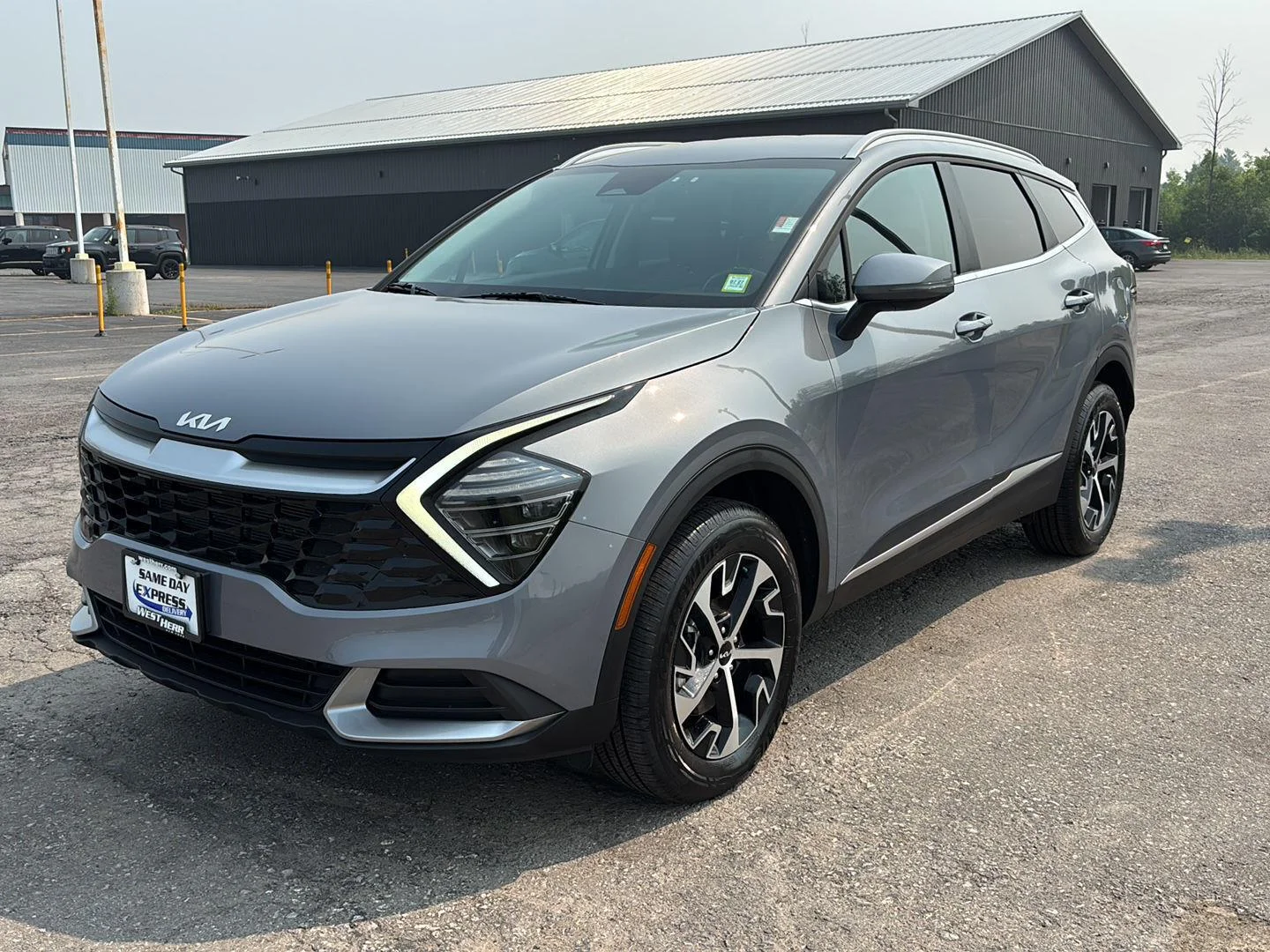 Used 2024 Everlasting Silver Kia EX image 3
