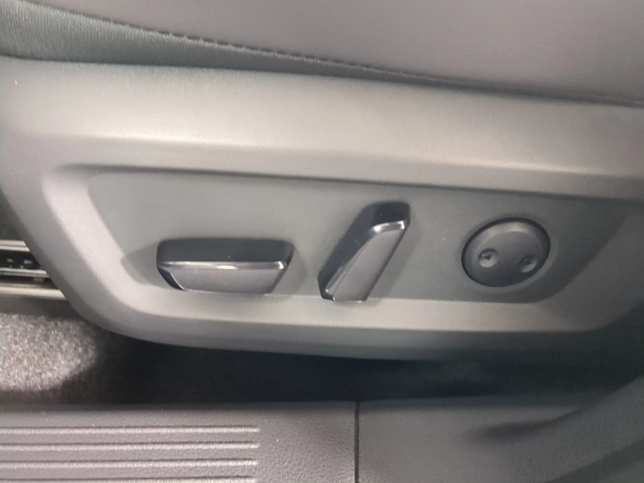 New 2027 Boulder Gray Pearl Nissan Rock Creek image 12