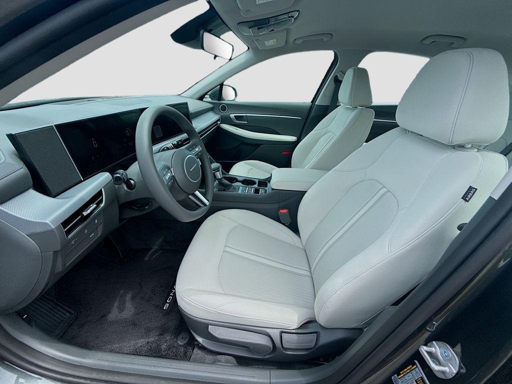 New 2026 Portofino Gray Hyundai SE image 14