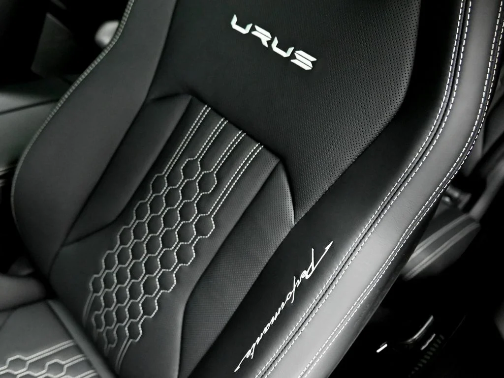 Certified Used 2024 Viola Pasifae Metallic Lamborghini Performante image 20