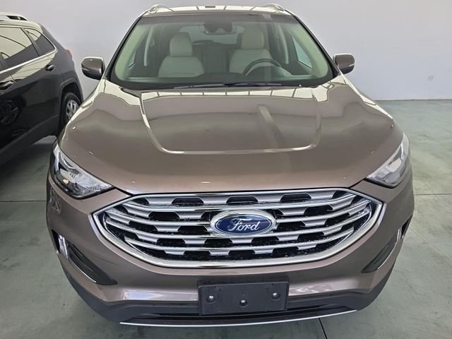 Used 2019 Gray Ford SEL image 2