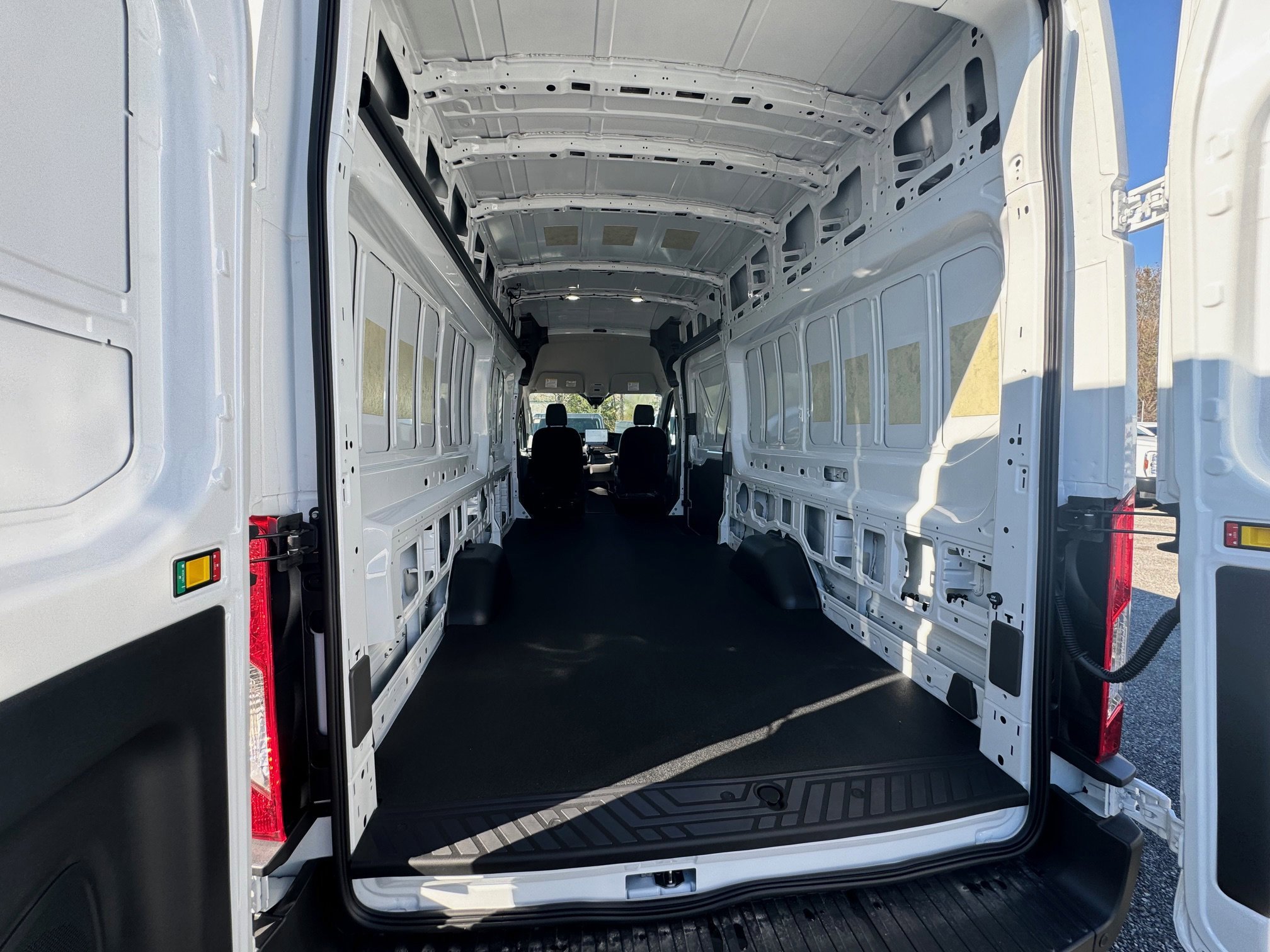 New 2026 Oxford White Ford Cargo Van image 9