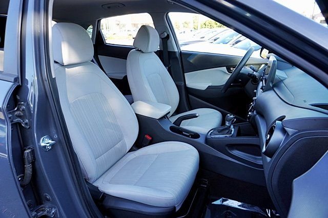 Used 2023 Gray Hyundai SEL image 11