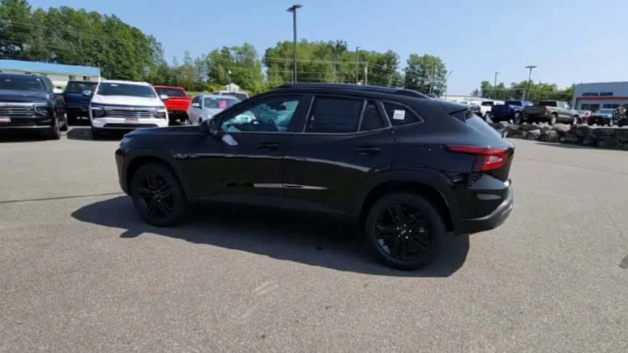 Used 2025 Mosaic Black Metallic Chevrolet ACTIV image 4
