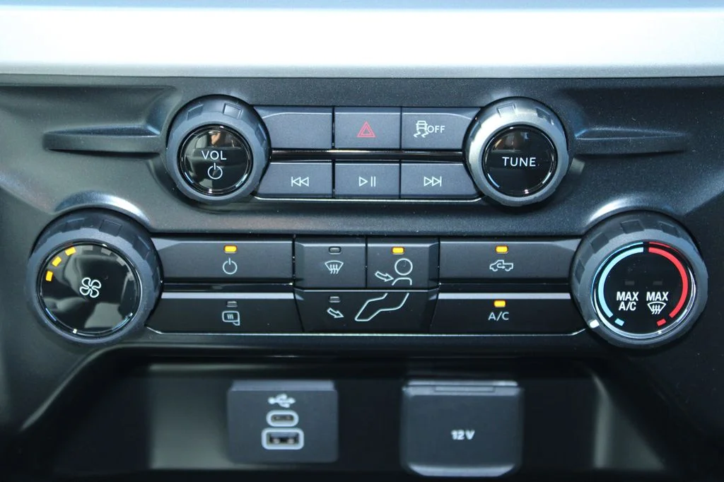New 2026 Agate Black Metallic Ford F-250® XLT image 31