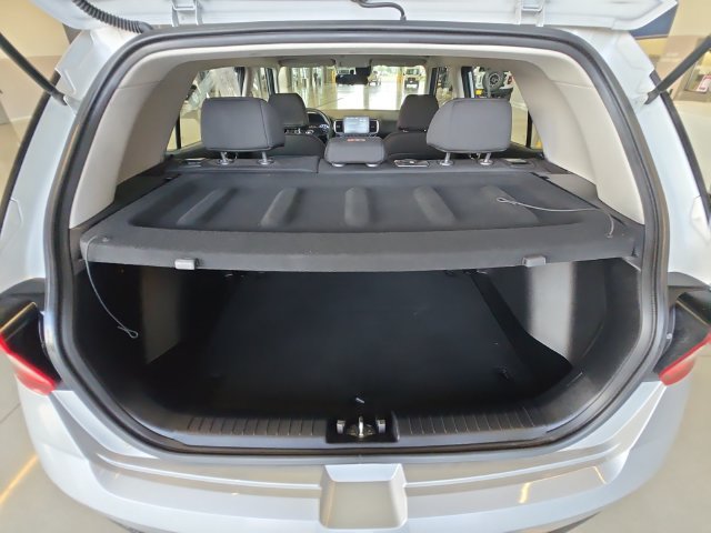 Used 2020 Silver Hyundai SE image 23