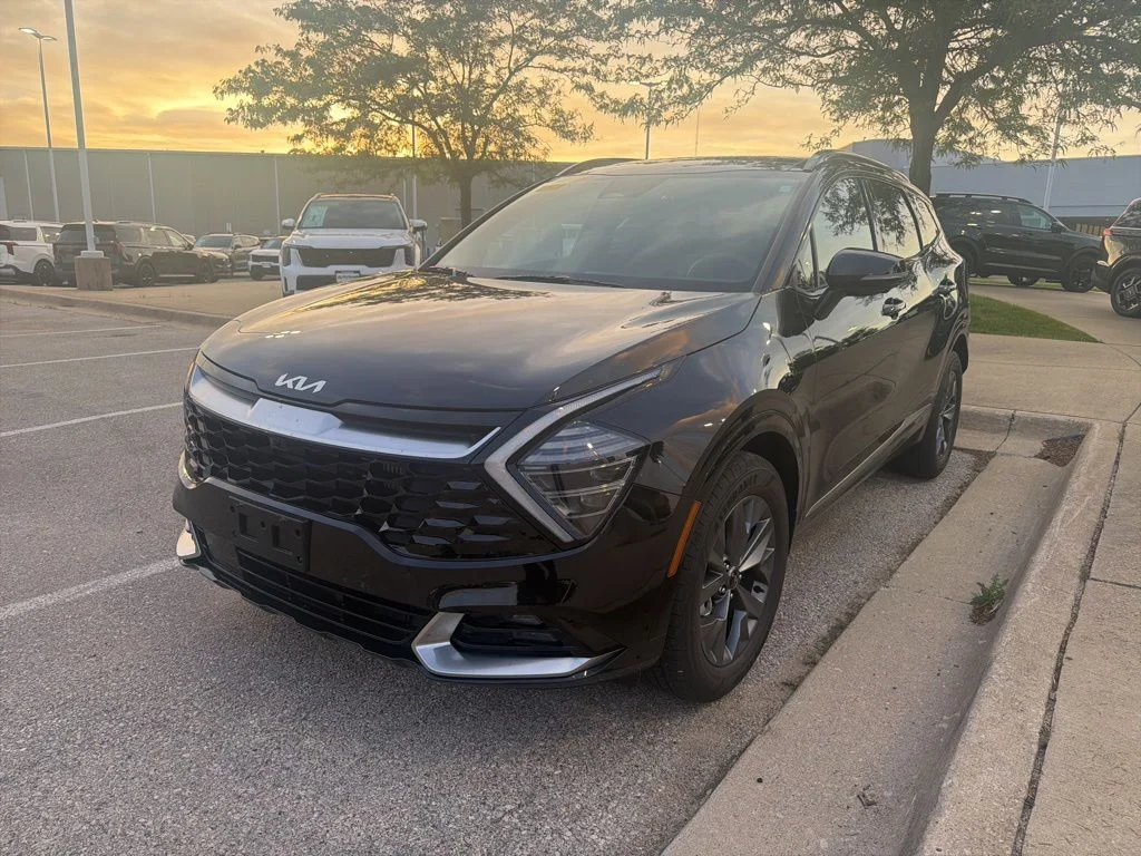 Used 2025 Black Kia SX-Prestige image 2