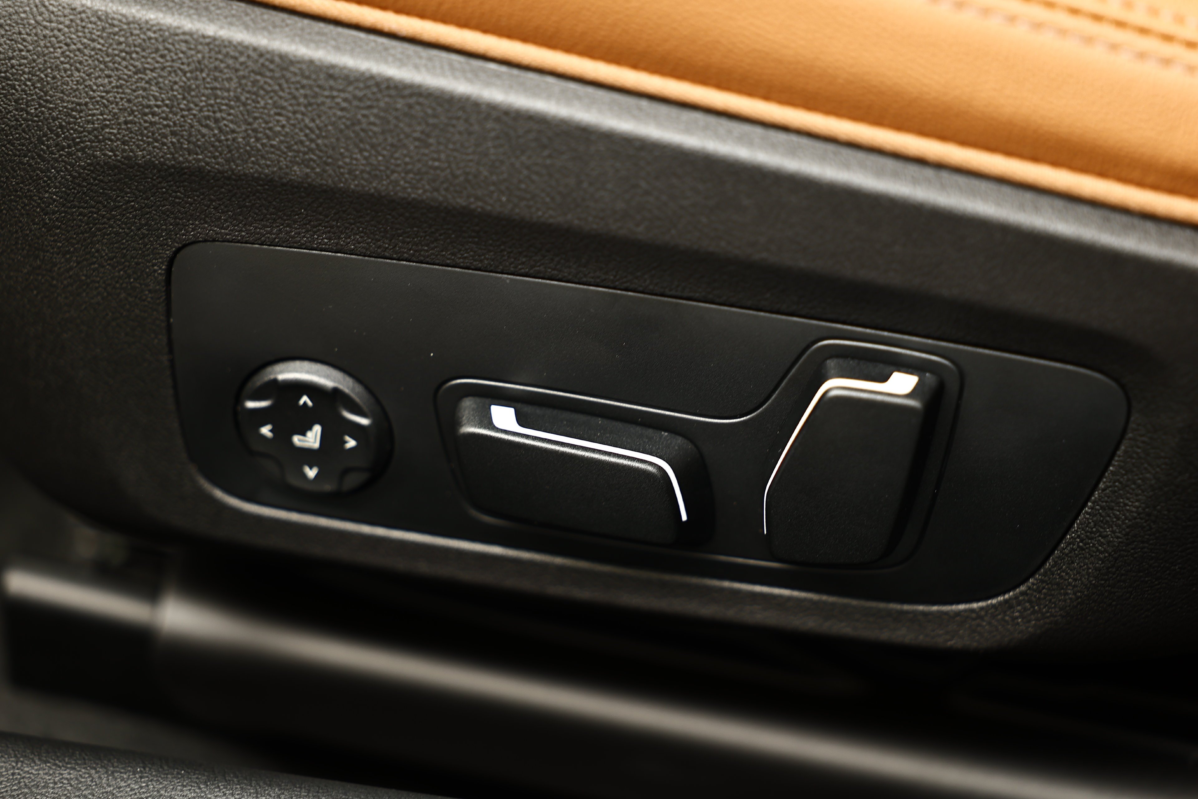 New 2026 Black Sapphire Metallic BMW 330i image 22