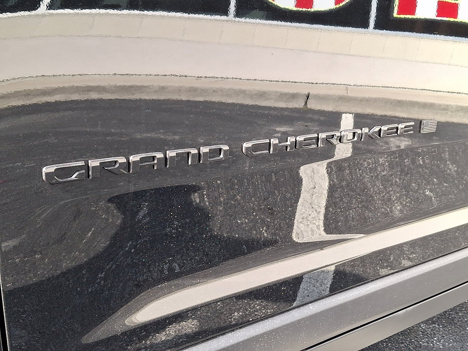 New 2027 High-Gloss Black Paint Jeep Laredo Altitude image 19