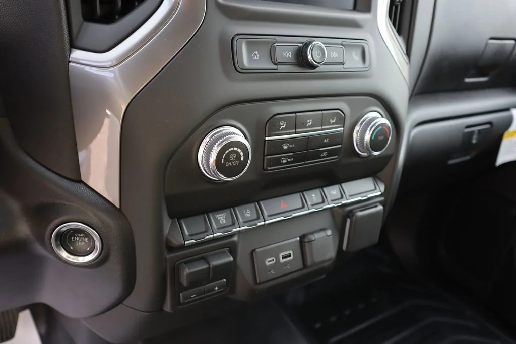 2025 GMC Sierra 3500HD Pro - Photo 11