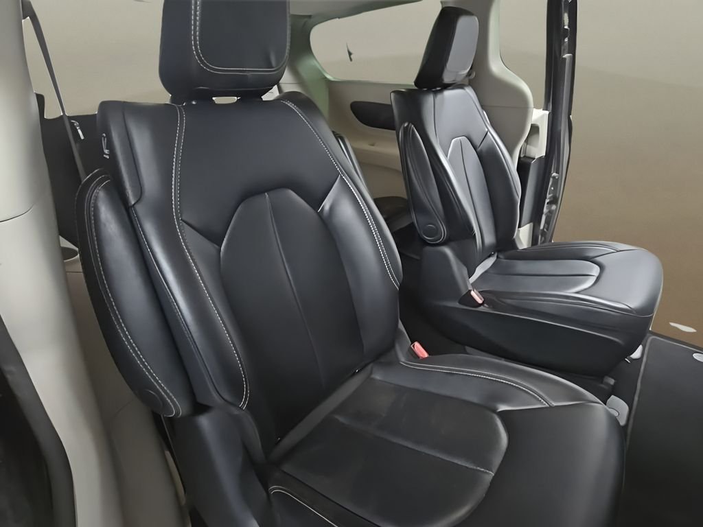 Used 2023 Black Chrysler Touring L image 22