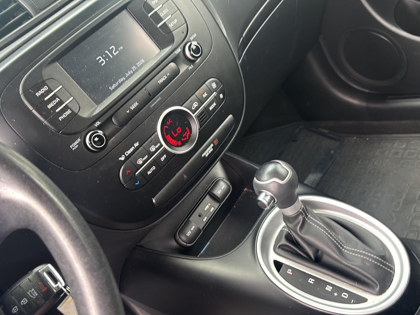 Used 2017 Alien II Kia + image 13