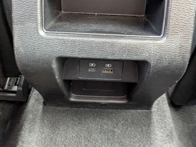 Used 2024  Mitsubishi SE Black Edition image 15