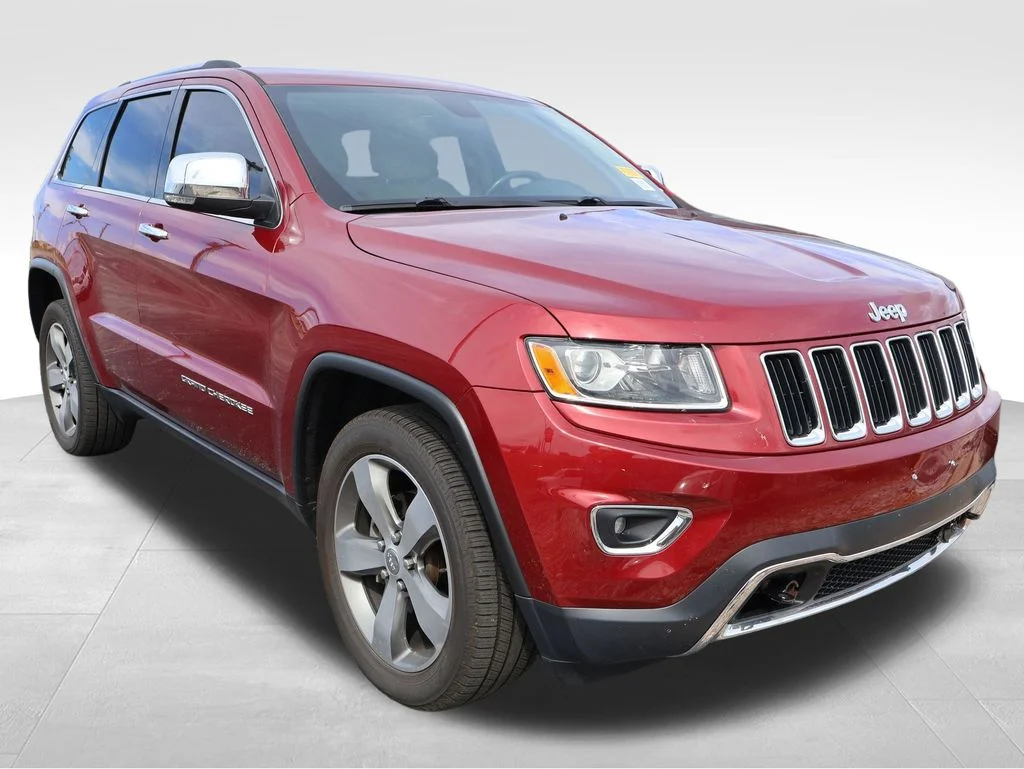 Used 2015 Deep Cherry Red Crystal Pearlcoat Jeep Limited image 10