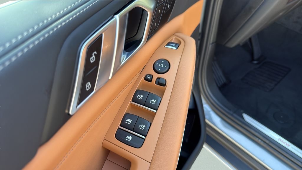 New 2026 Skyscraper Grey Metallic BMW sDrive40i image 8