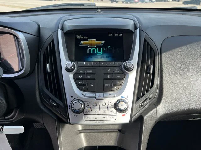 Used 2013 White Chevrolet LT image 21
