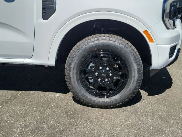 New 2026 Oxford White Ford Lariat image 6