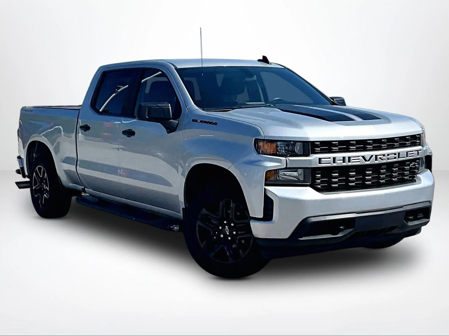 Used 2021 Silver Chevrolet Custom image 13