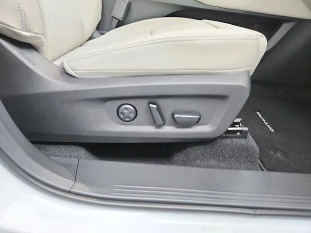 New 2026 White Nissan Platinum image 41