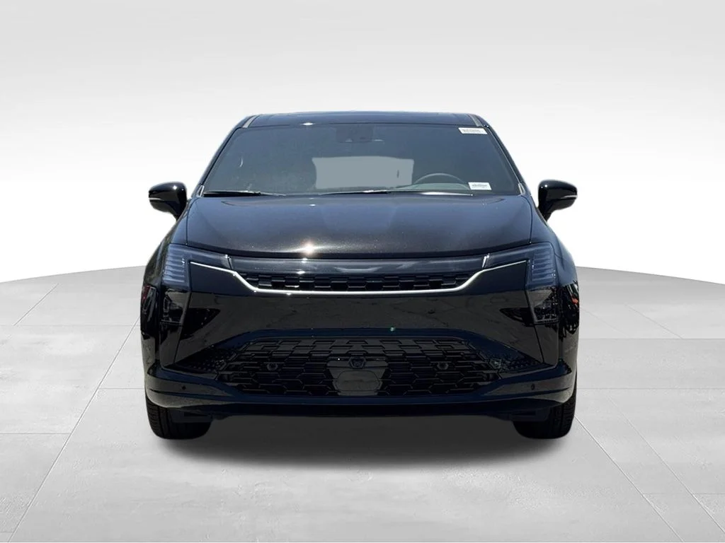New 2027 Diamond Black Crystal Pearl-Coat Exterior Paint Chrysler Limited image 3