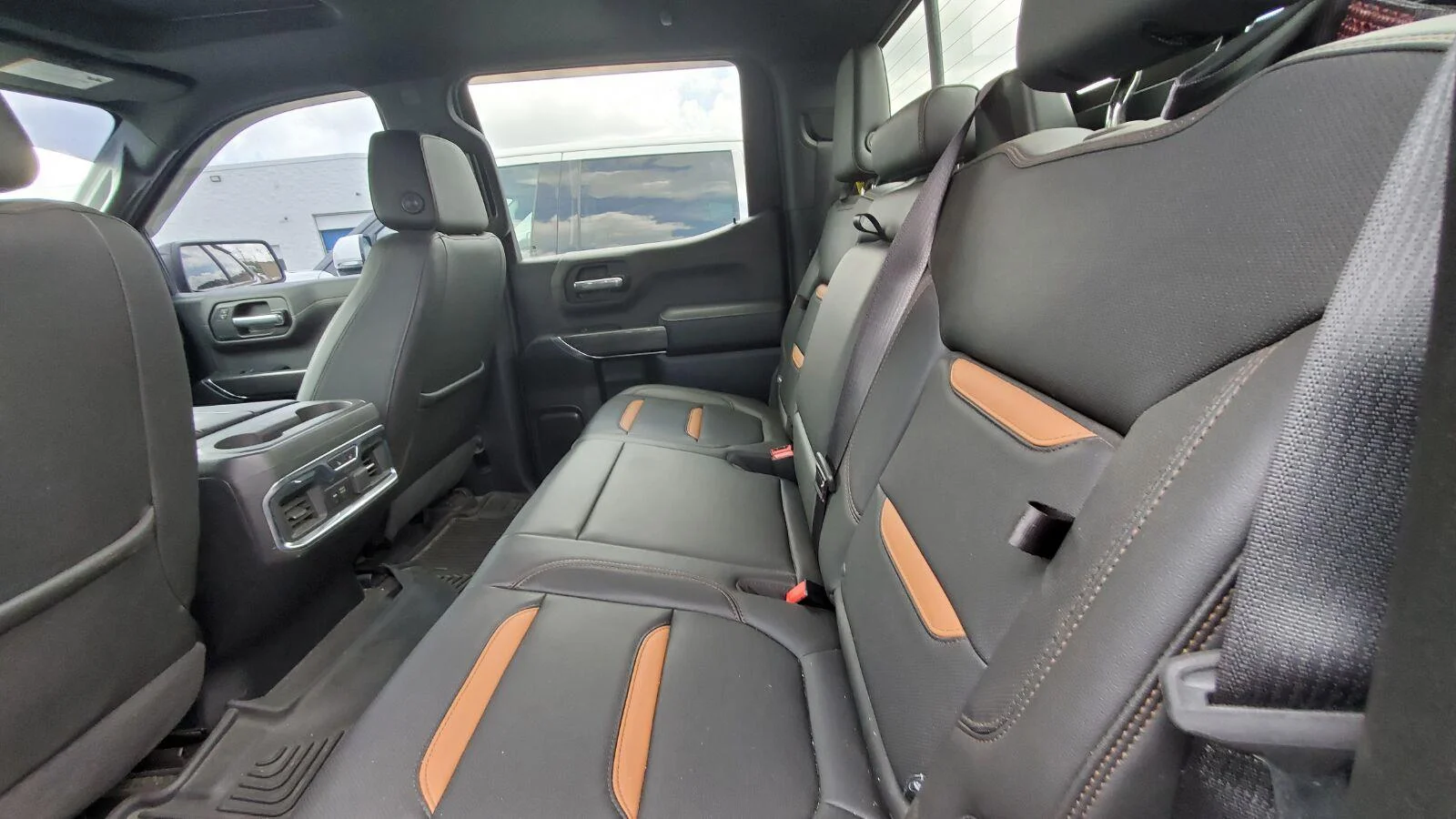 Used 2020 CARBON BLACK METALLIC GMC AT4 image 5