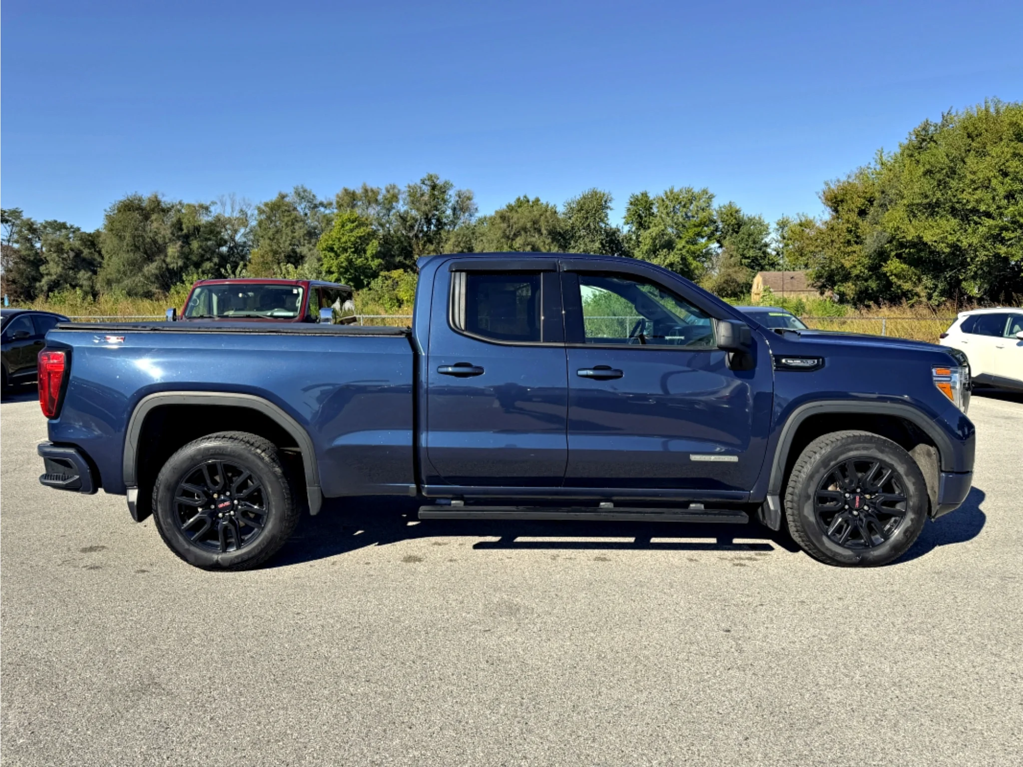 Used 2022 Pacific Blue Metallic GMC Elevation image 4