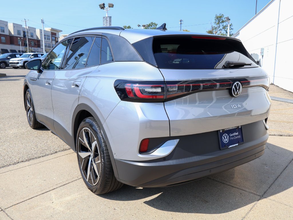 Certified Used 2023 Silver Volkswagen Pro S image 3