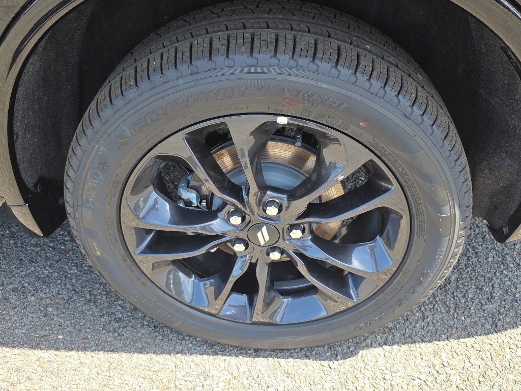 New 2026 Diamond Black Clear-Coat Exterior Paint Dodge GT Plus image 6