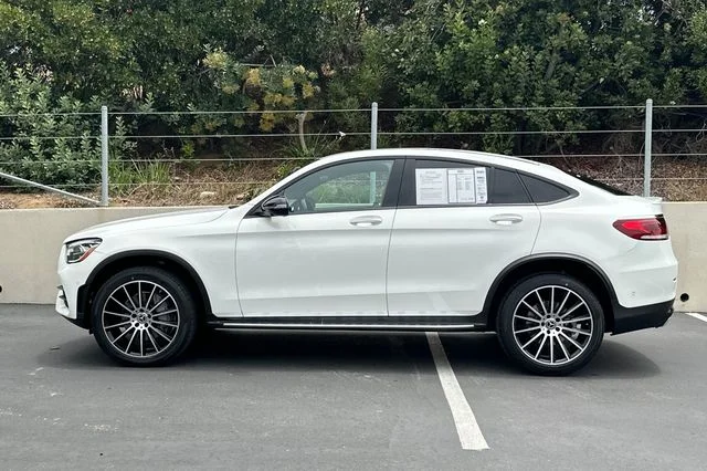 Used 2021  Mercedes-Benz GLC 300 Coupe image 2