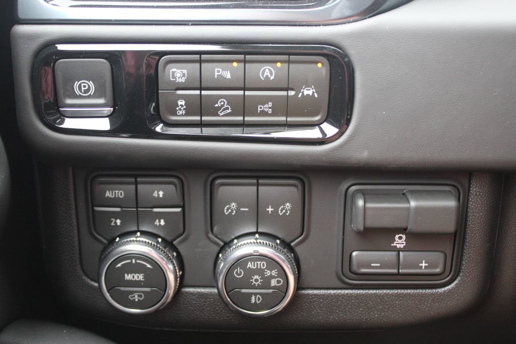 2026 GMC Yukon AT4 Ultimate - Photo 22