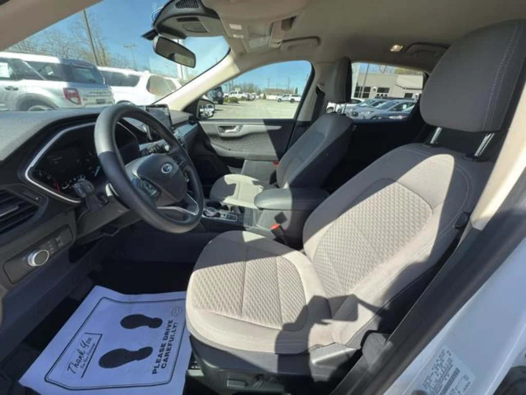 Certified Used 2020 Oxford White Ford SE image 13