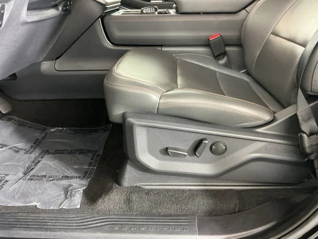 Used 2025 Black Metallic Ford Active image 17