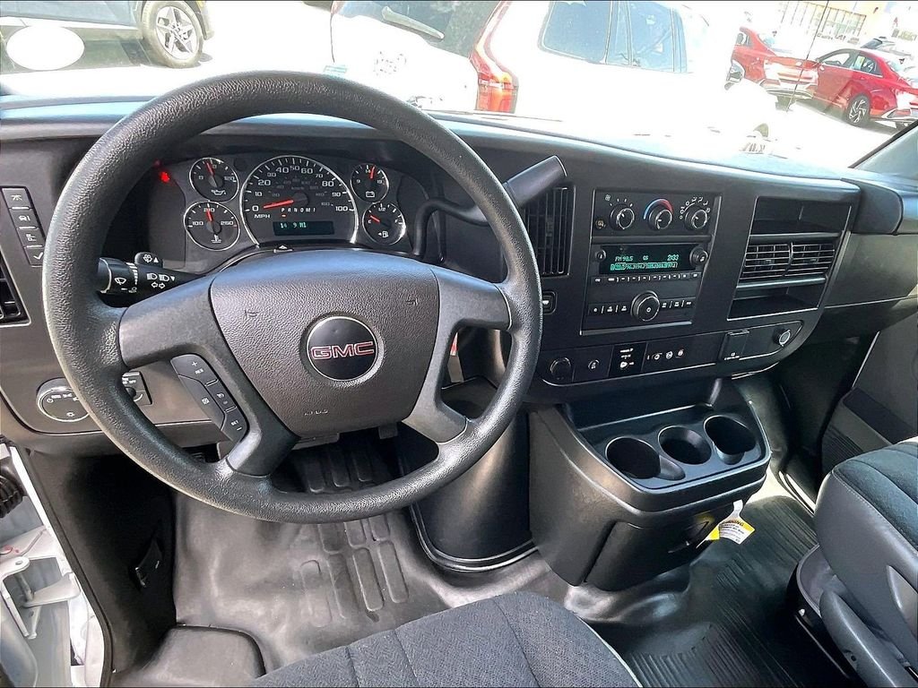 Used 2025 White GMC Work Van image 17