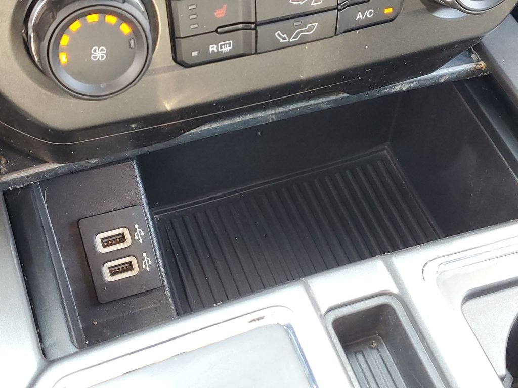 Used 2019 Black Metallic Ford XLT image 29
